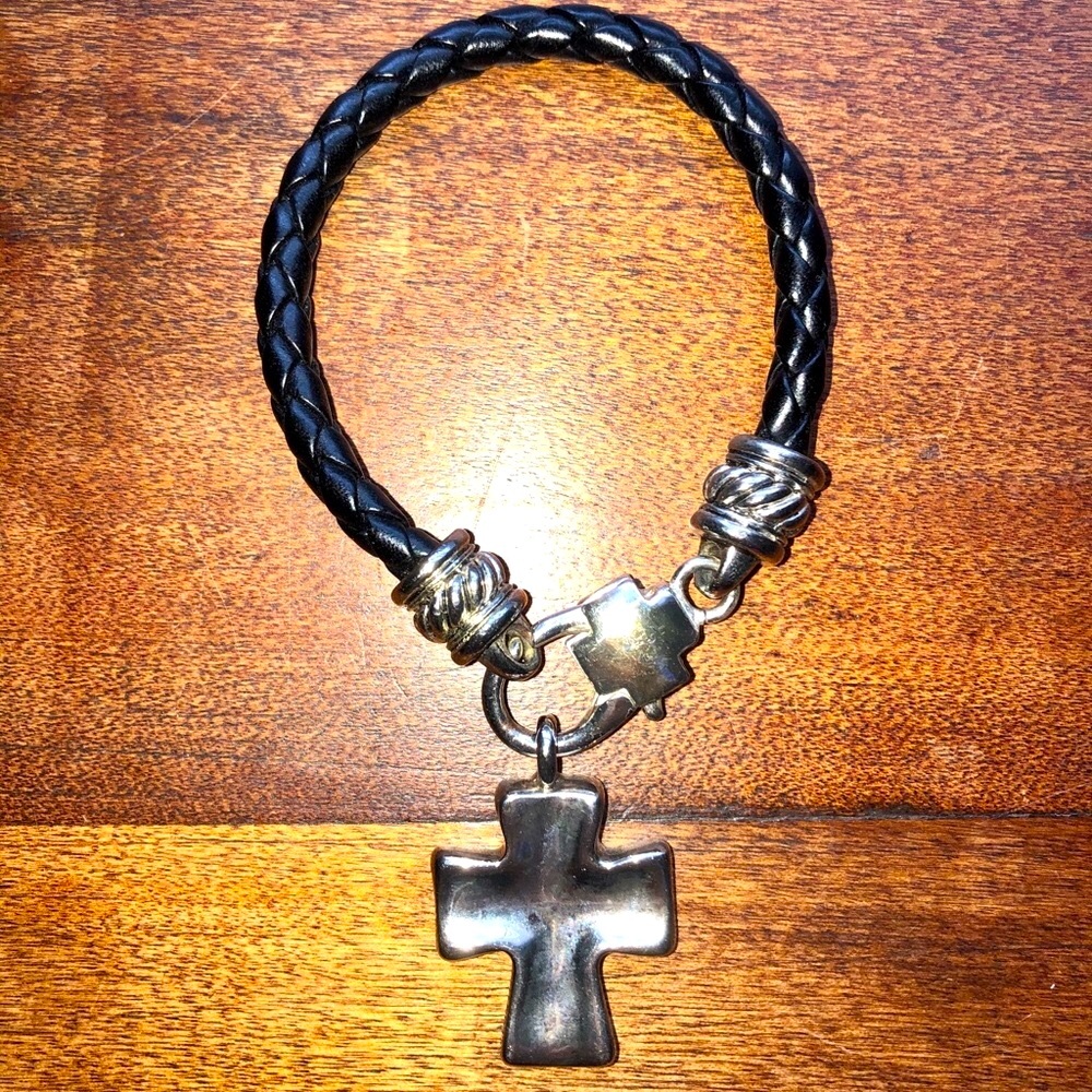 2/$20😇Leather Cross Bracelet 😇